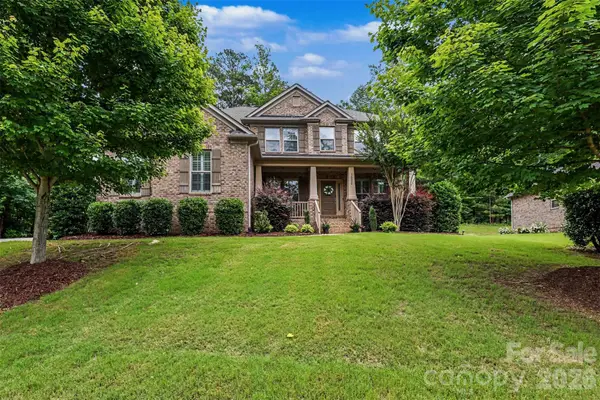 16524 Crosshaven Drive, Charlotte, NC 28278