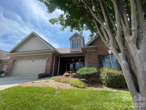 479 26th Avenue Ne #B, Hickory, NC 28601