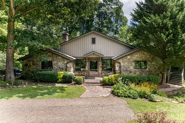 711 Shawnee Trail, Asheville, NC 28805