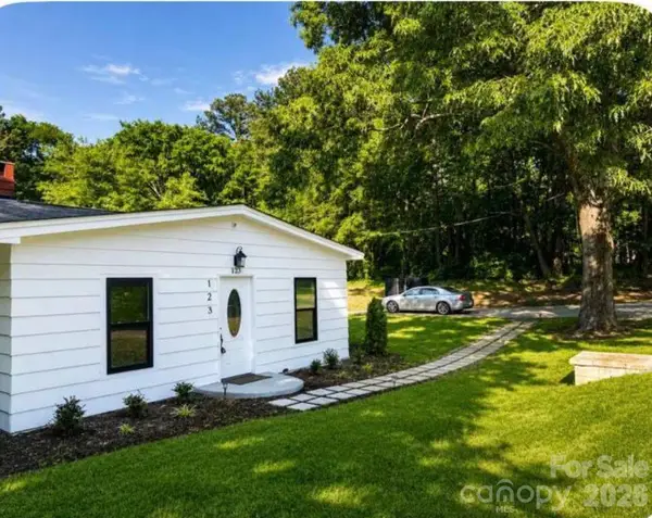 123 Riverside Drive, Mount Holly, NC 28120