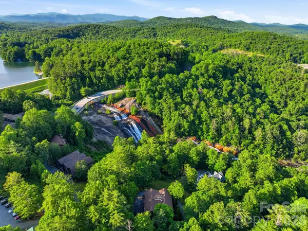 30 Lower Tanglewood Road E #2, Lake Toxaway, NC 28747