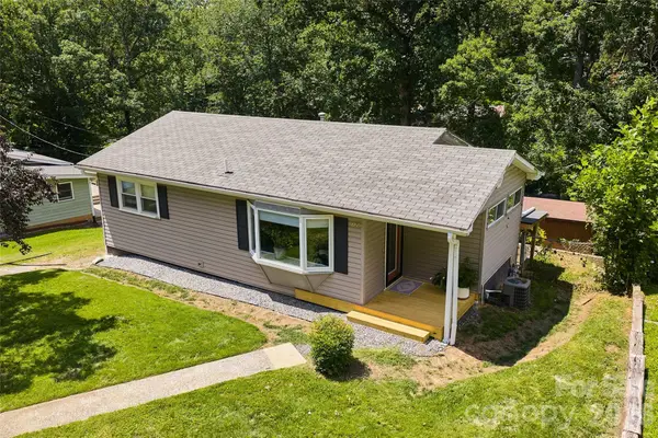17 Azalea Road, Arden, NC 28704