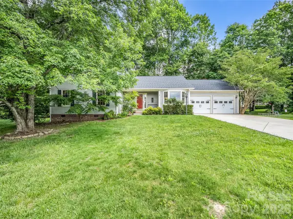 606 Woodberry Court, Fletcher, NC 28732