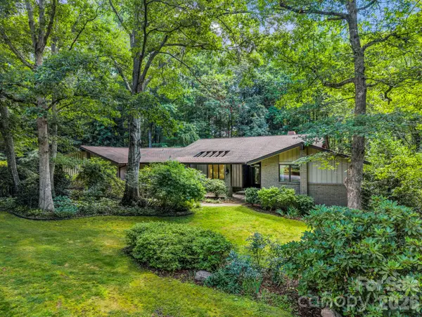 115 Woodhaven Drive, Hendersonville, NC 28739