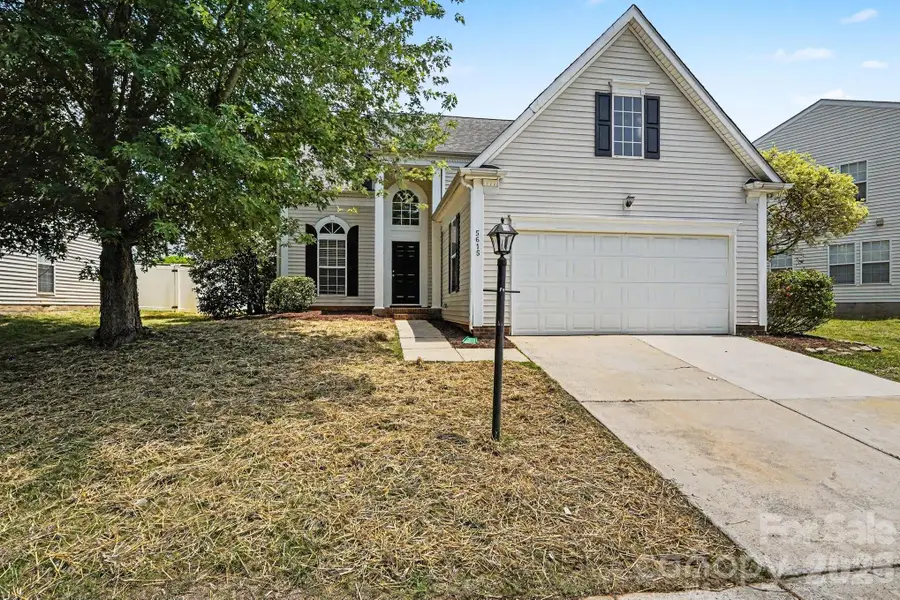 5615 Waverly Lynn Lane, Charlotte, NC 28269 - #2