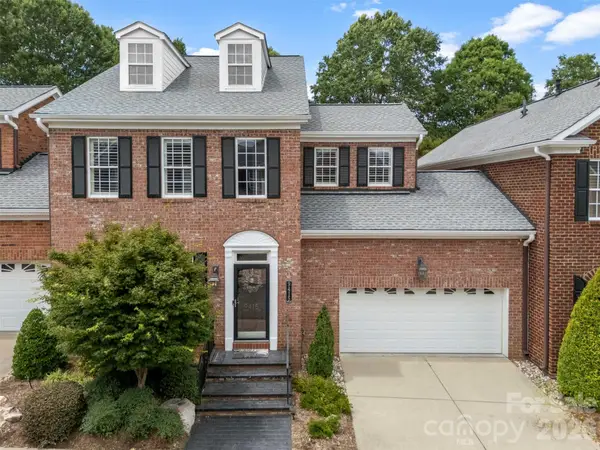 9415 Bonnie Briar Circle, Charlotte, NC 28277