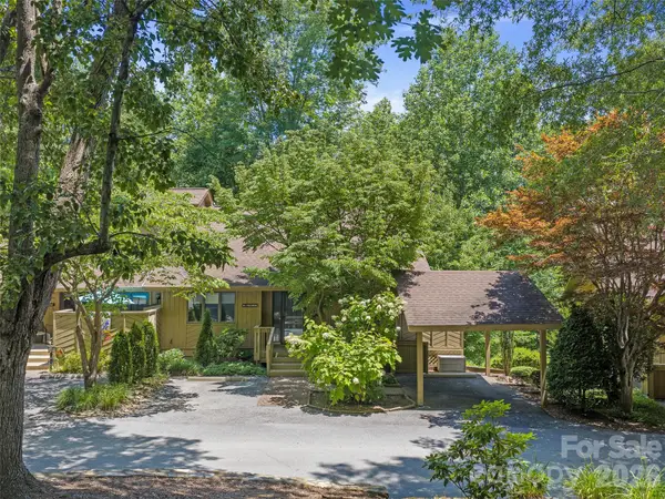 301 White Oak Drive, Hendersonville, NC 28791