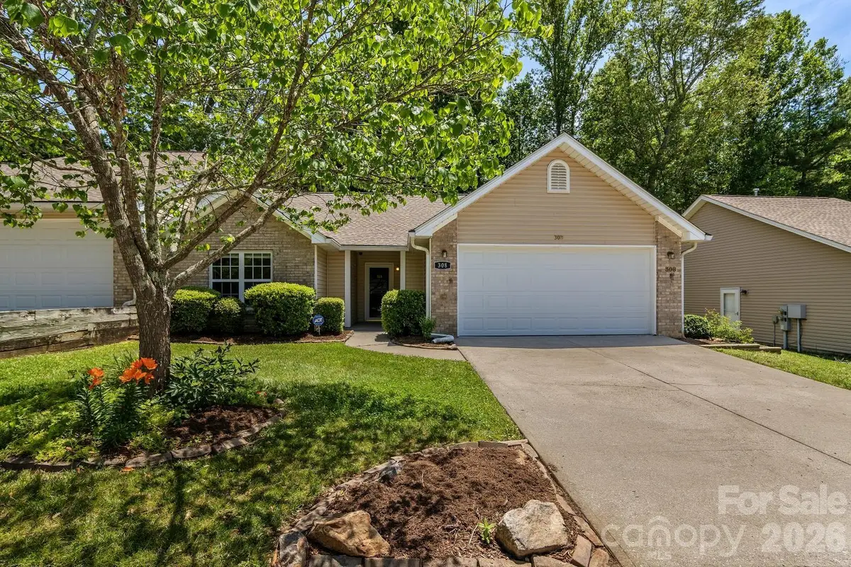 308 Wiltshire Circle, Fletcher, NC 28732 - #1