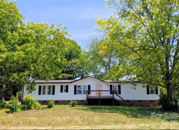 33 Honeysuckle Lane, Taylorsville, NC 28682