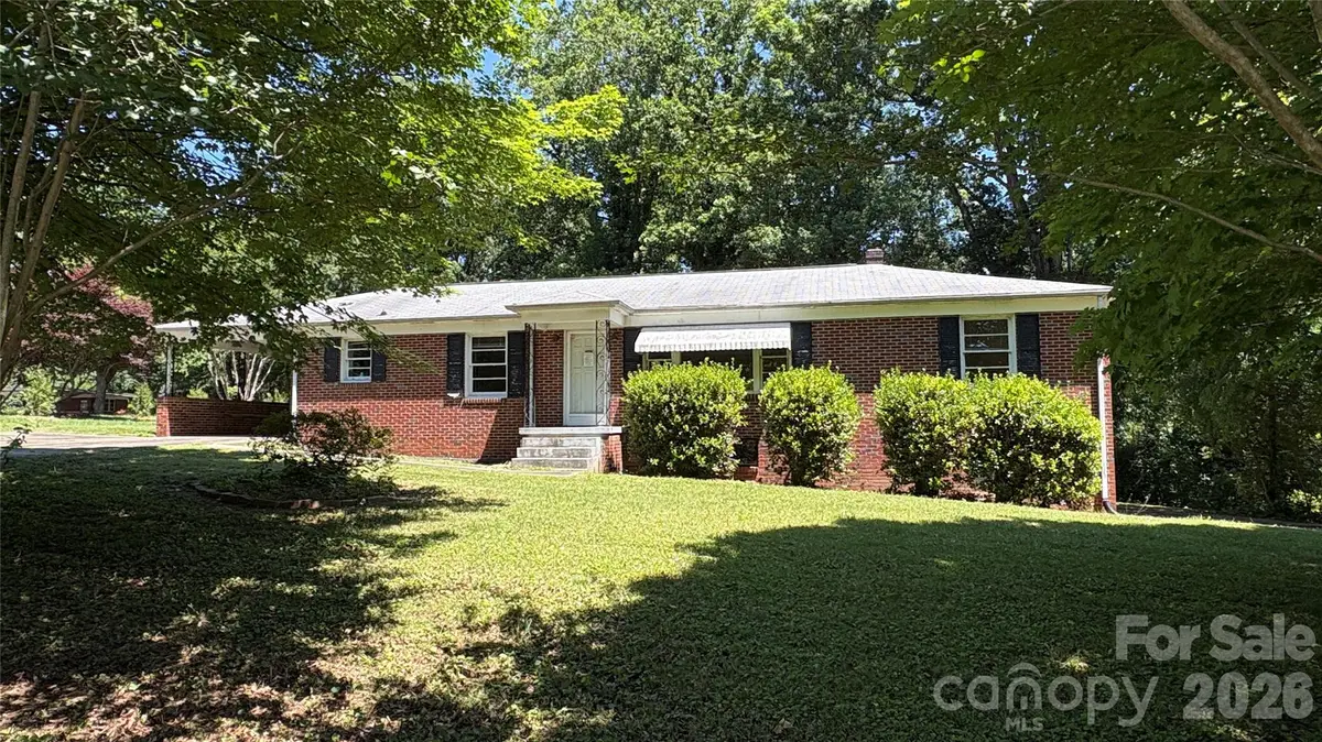 150 31st Avenue Nw, Hickory, NC 28601 - #1