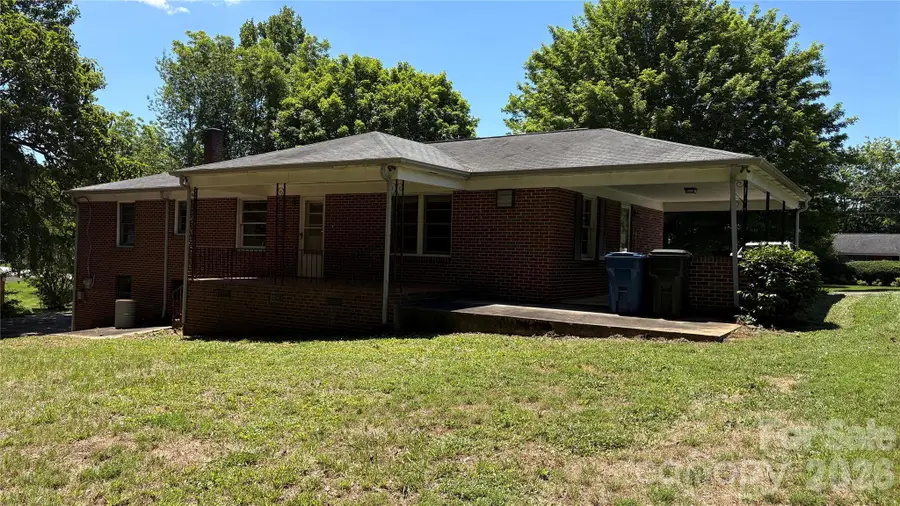 150 31st Avenue Nw, Hickory, NC 28601 - #3