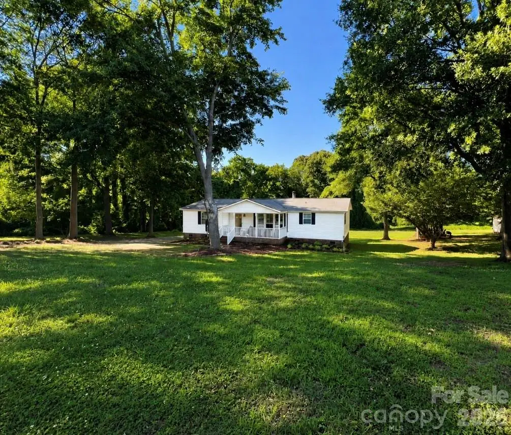428 E Club Drive, Gastonia, NC 28054 - #1