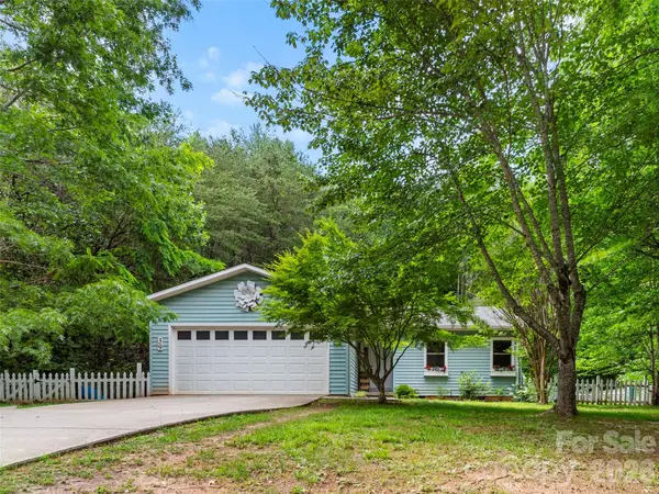 39 Rocking Porch Lane, Asheville, NC 28805