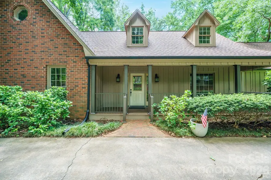 2150 9th Street Nw, Hickory, NC 28601 - #2