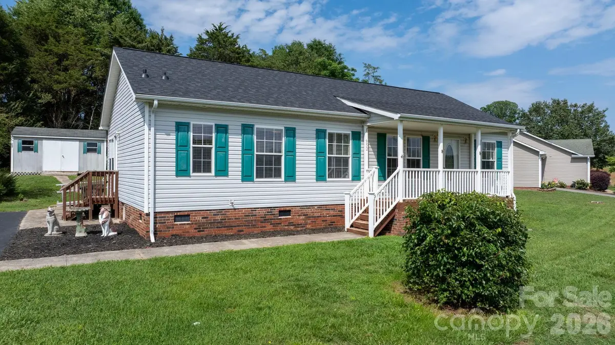 952 Eastern Ridge Drive, Newton, NC 28658 - #1