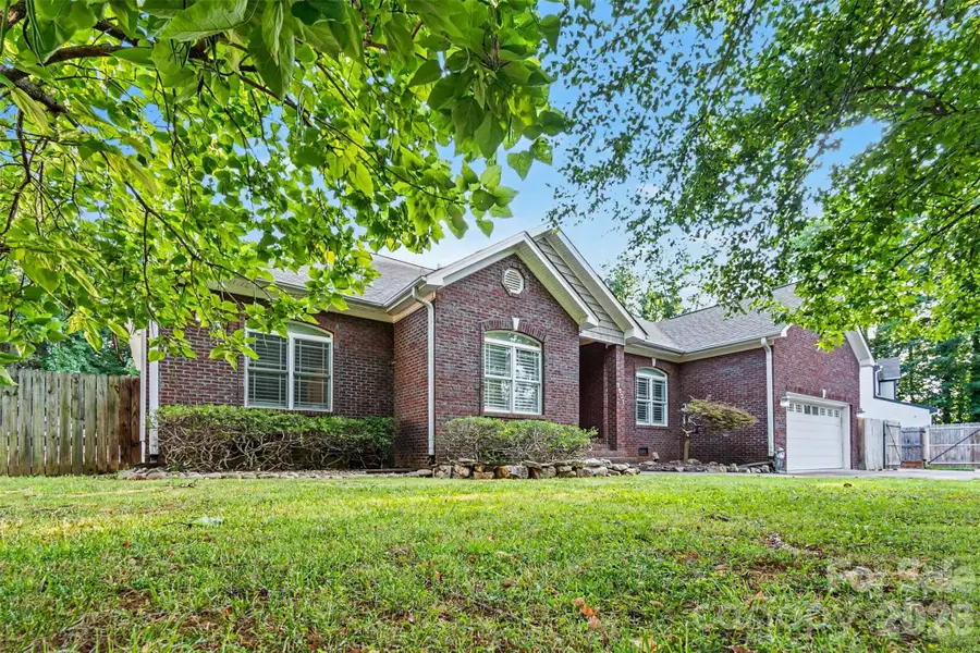 3801 Hayden Drive, Charlotte, NC 28269 - #3