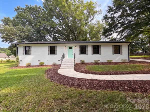 141 Greenbriar Drive, Matthews, NC 28104