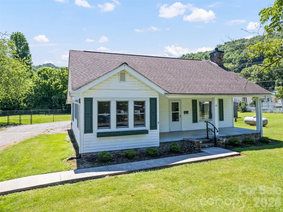 40 Avery Street, Waynesville, NC 28786 - #3
