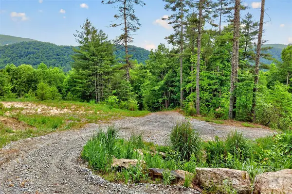263 E Lester Lane, Hendersonville, NC 28739
