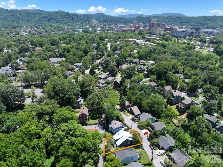 102 Courtland Avenue, Asheville, NC 28801 - #2