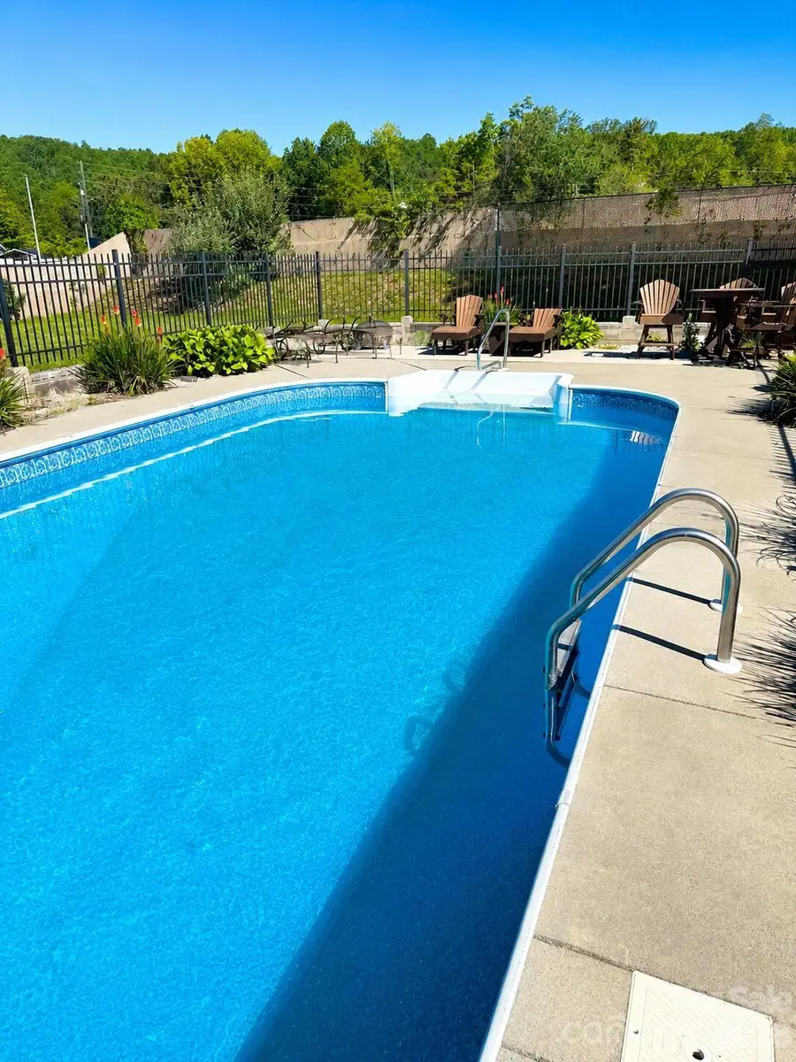 102 Phillips Road, Spruce Pine, NC 28777 - #2