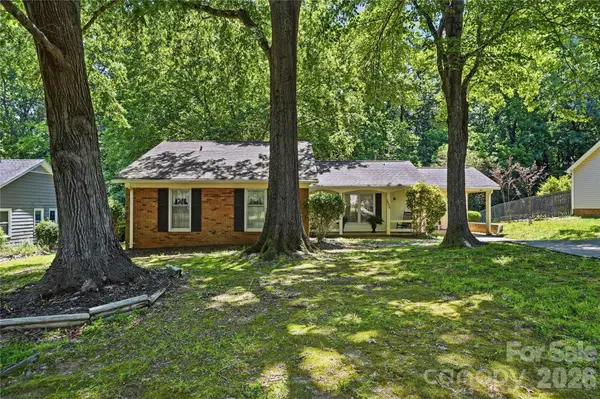 7626 Winterset Drive, Charlotte, NC 28270
