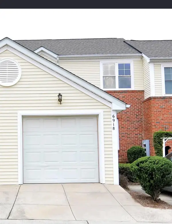 6918 Misty Pine Lane, Charlotte, NC 28217