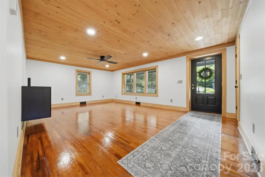 418 Arlington Circle Nw, Lenoir, NC 28645 - #3