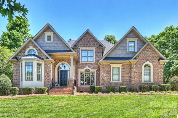 18400 Dembridge Drive, Davidson, NC 28036