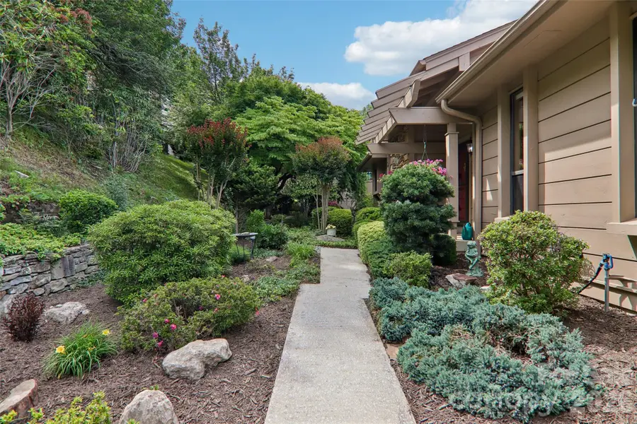 138 Woodbridge Drive, Laurel Park, NC 28739 - #2