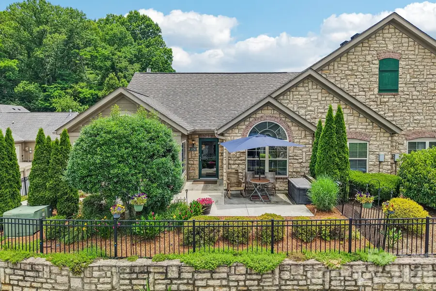 174 Summerfield Place, Flat Rock, NC 28731 - #2