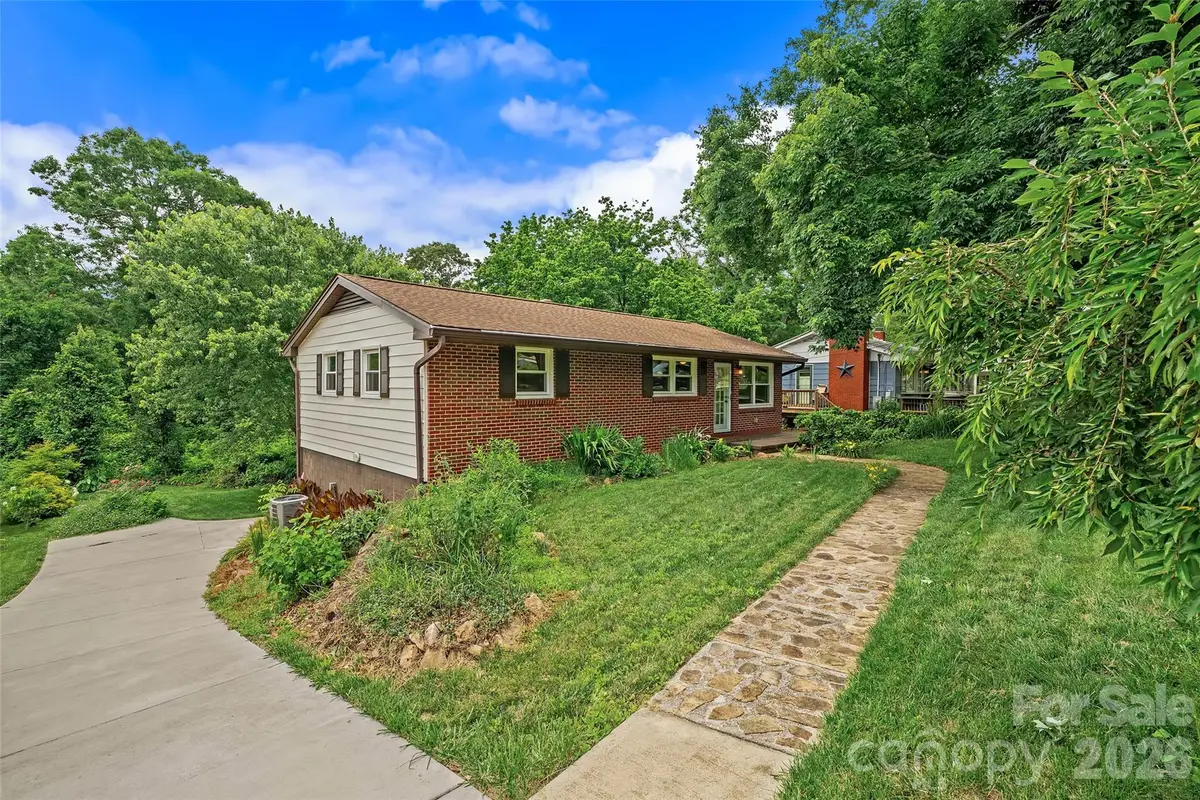 154 Richmond Hill Drive, Asheville, NC 28806 - #1