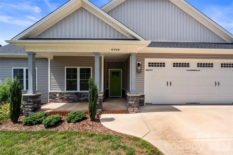 4944 Southview Drive, Hickory, NC 28602 - #2