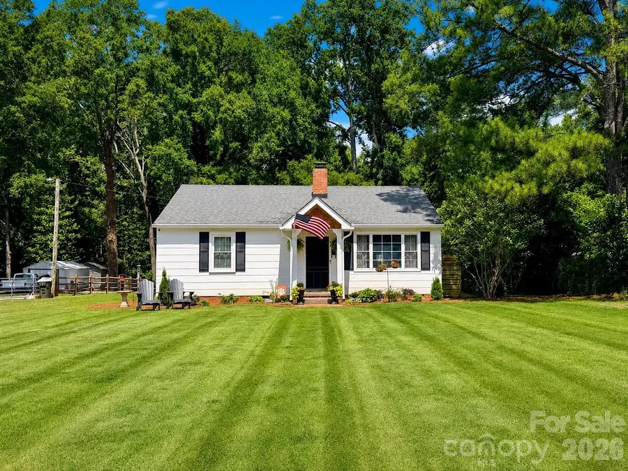 214 Oakwood Avenue, York, SC 29745 - #2