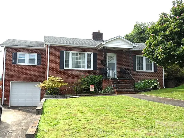 107 W Concord Street, Morganton, NC 28655