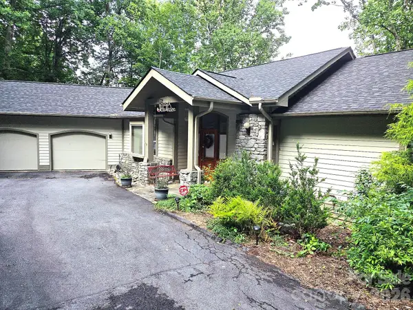 1015 High Vista Drive, Mills River, NC 28759