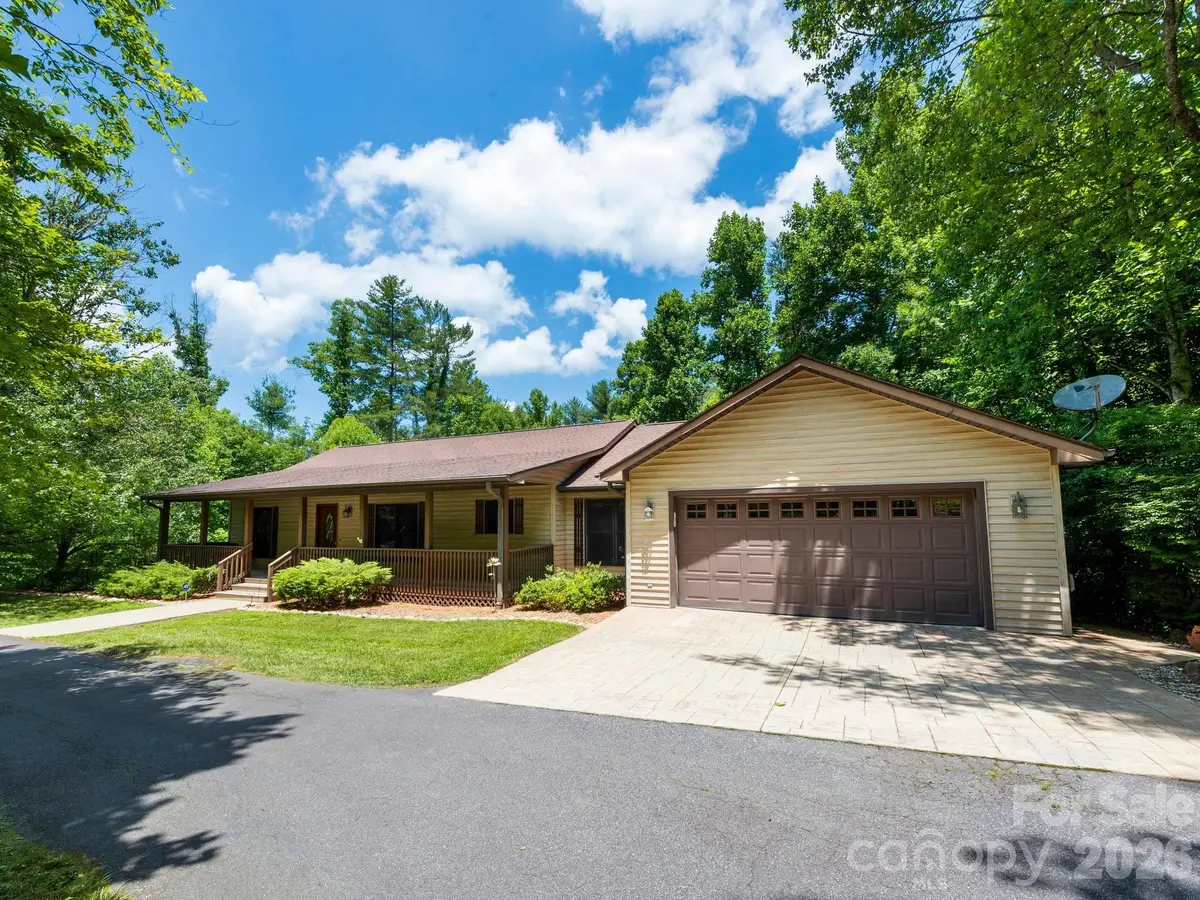 11 Robin Lane, Weaverville, NC 28787 - #1