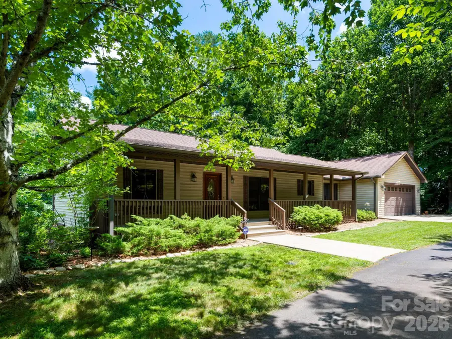 11 Robin Lane, Weaverville, NC 28787 - #2