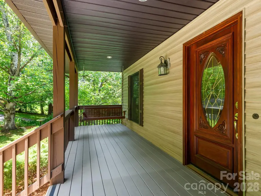11 Robin Lane, Weaverville, NC 28787 - #3