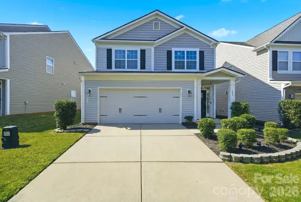 423 Knothole Lane, Charlotte, NC 28214