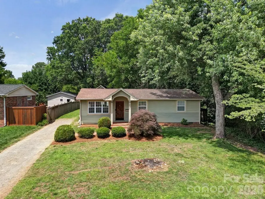 2715 Springway Drive, Charlotte, NC 28205 - #2
