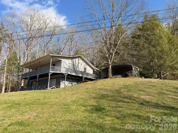 281 Cherrywood Circle, Hayesville, NC 28904
