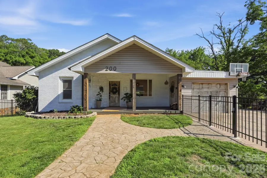 200 Feimster Street, Statesville, NC 28677 - #2