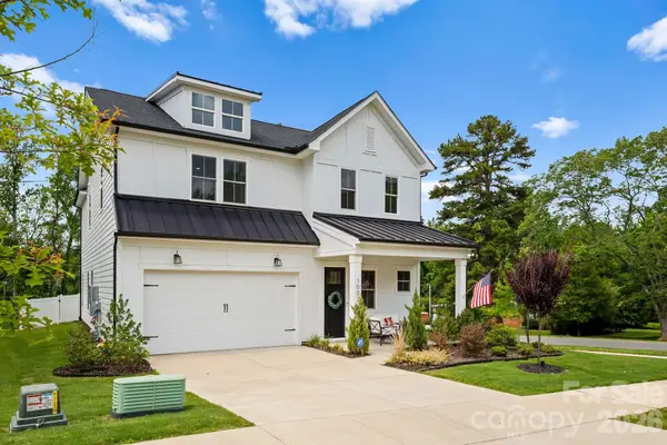 1002 Parkes Street, Matthews, NC 28105
