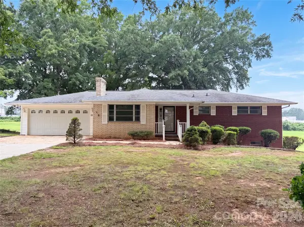 1580 W Cloaninger Avenue, Statesville, NC 28625