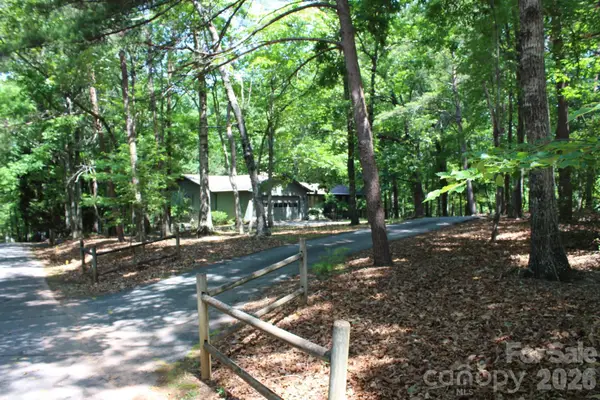 30 Oak Lane, Columbus, NC 28722