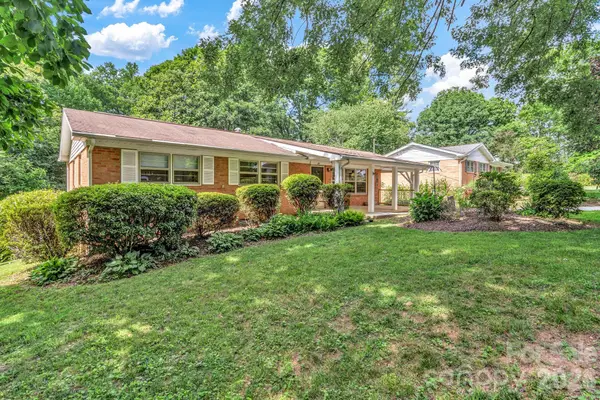 67 Wagon Road, Asheville, NC 28805