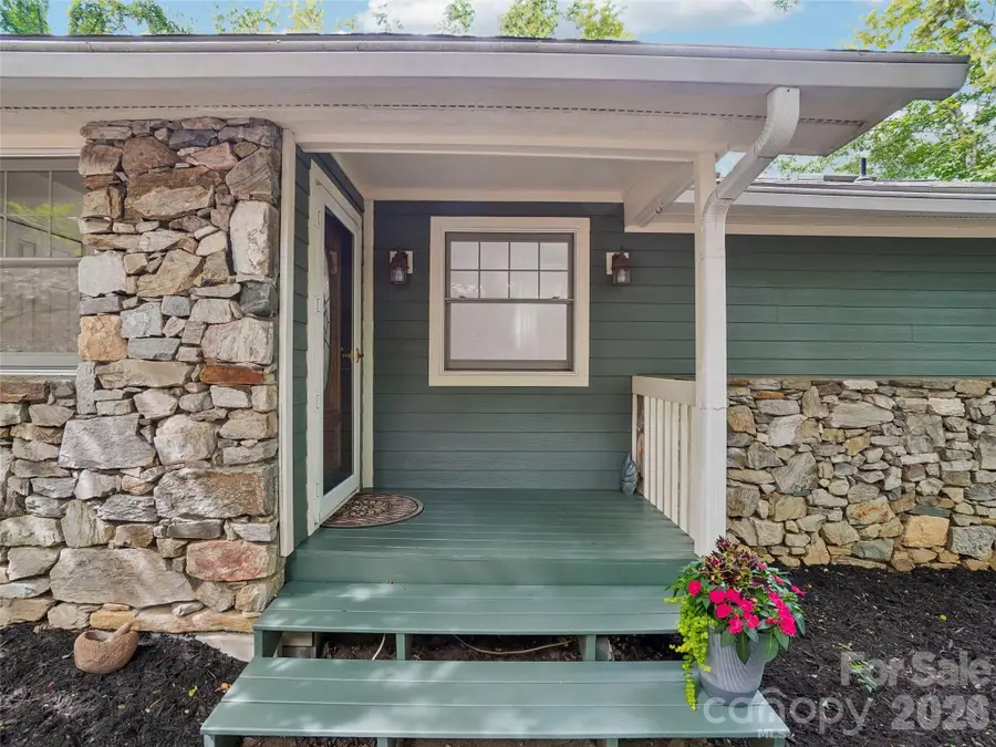 10 Chestnut Top Circle, Mills River, NC 28759 - #2