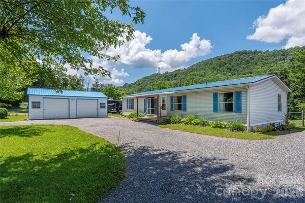 1458 Old Balsam Road, Waynesville, NC 28786