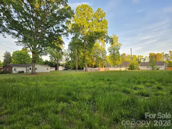 9916 Ellisway Road, Charlotte, NC 28216